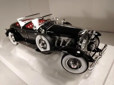 Matrix - 1:18 - Duesenberg SJ 2608 J-582 Torpedo Pheaton Walker LaGrande 1930