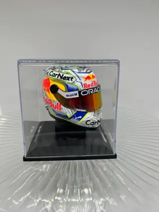 Schuberth - 1:4 - Helm 1:4 Max Verstappen Austria 2022 world champion - F1 Helmet Austria 2022 with race number 1