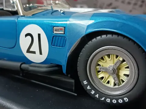 CMR - 1:18 - Shelby Cobra 427 Racing #21.1965