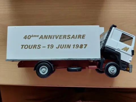 And - 1:43 - Renault - MÉLÉDO (13)