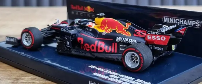 Minichamps - 1:43 - Red Bull Racing Honda RB16B #33 Max Verstappen - Winner Dutch GP Zandvoort - F1 World Champion 2021