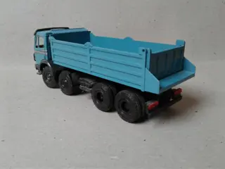 NZG - 1:43 - Mercedes 3544 8 x 4 truck