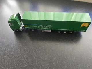 Lion Toys - 1:50 - Mercedes actros