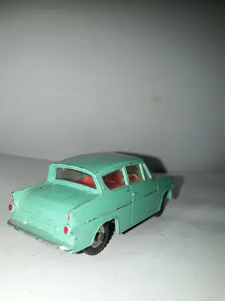 Dinky Toys - 1:43 - Ford Anglia - Made in England