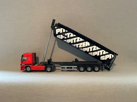 Joal - 1:50 - Mercedes-Benz Actros 1840 - Nieuw in doos, vrachtwagen met Spitzer tanker ref. 364