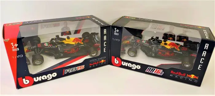 Burago - 1:43 - 3 Max Verstappen - F1 Race Red Bull RB15 #33 ;Red Bull Racing RB16B #33 , Mercedes F1 W07 Hybrid