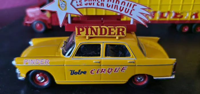 Altaya et direct Collection - 1/43 , 1/50, 1/64 - 5 véhicules Cirque Pinder caravane