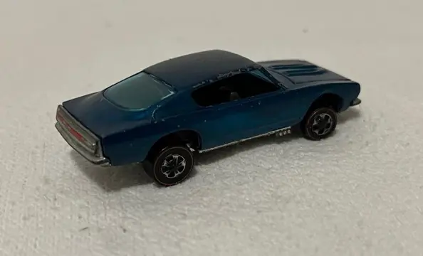 Hot Wheels - 1:64 - Custom Barracuda - Rode lijn