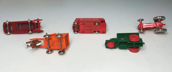 Matchbox series 40th Anniversary Collection - The models measures approx 5 to 6 cm long - 5 models
