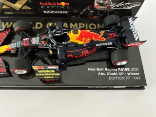 Minichamps - 1:43 - Max Verstappen Red Bull Edition 77 Abu Dhabi GP 2021