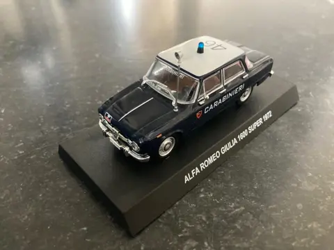 Metro models - Grani&Partners (Italy) - 1:43 - 3 modelli Alfa Romeo Polizia, Carabinieri, Raid Capo Nord