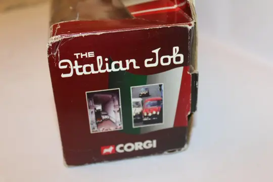 Corgi - 1:43 and 1:50 - No. 36502 - The Italian Job - 3 Piece Mini Set and Coach