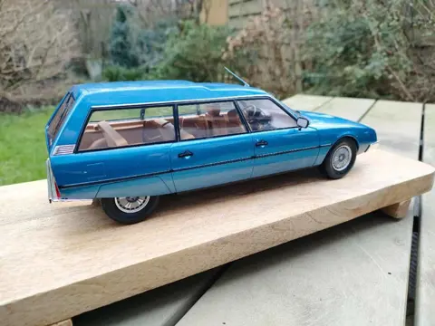 MCG - 1:18 - Citroën CX Break - jaren 1975-1985.
