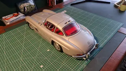 Eaglemoss Deagostini - 1:8 - Mercedes-Benz 300SL Gullwing - Inclusief officiële stofkap.