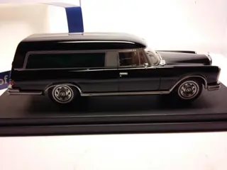 Best of Show - 1:43 - Mercedes Benz 600 Pollman Hearse