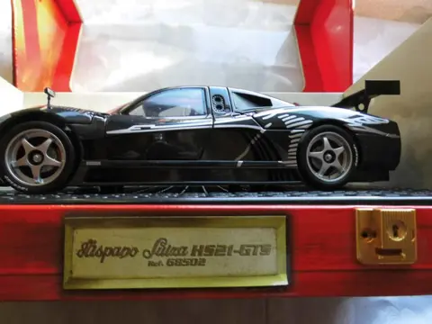 Guiloy - Top Line - 1:18 - Hispano Suiza HS21-GTS - black - Ref.68502