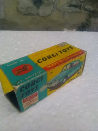 Corgy Toys - 1:43 - ref. 252 Rover 2000