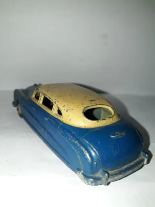 Dinky Toys - 1:43 - Plymouth Plaza, Hudson Sedan