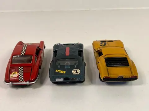 Mebetoys - 1:43 - Porsche 912 A-12, Ford Mark II A-24, Lamborghini Miura P400 A-20 - Gemaakt in Italië