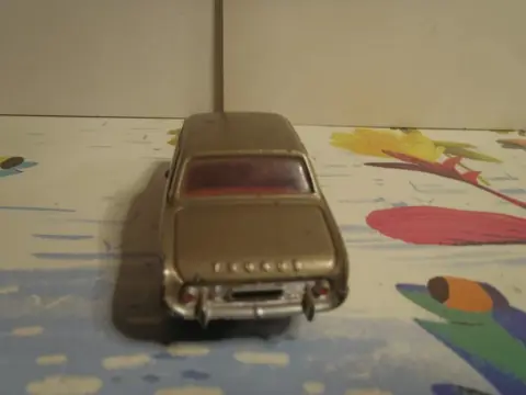 Dinky Toys - 1:43 - Ford Taunus 12M - Gemaakt in Frankrijk