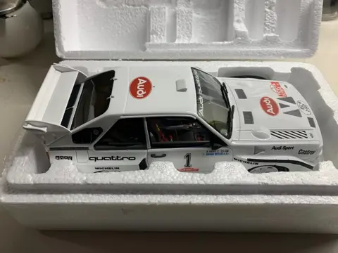Otto Mobile - 1:18 - Audi Quattro S1 - Olympus-rally