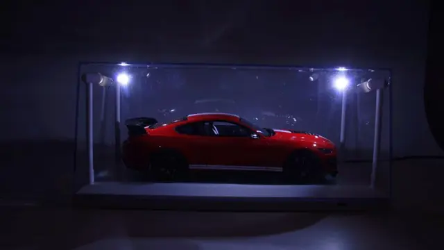 Triple 9 - 1:18 - Led Showcase 35CM X 16CM X 16CM White