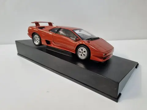 Autoart - 1:18 - Lamborghini Diablo VT Coupe