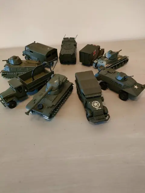 Solido - 1:50 - Chars, Camions, VAB, Ambulance - gemaakt in Frankrijk