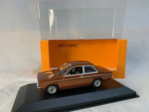 Maxichamps - 1:43 - Opel Kadett C Sedan 1974