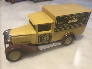Solido - 1:43 - 7 different pick up and Vans