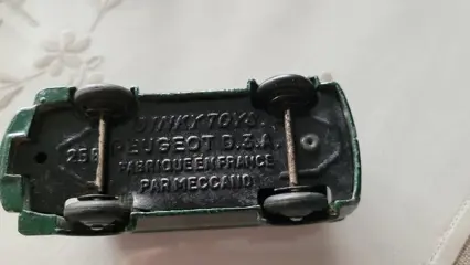 Dinky Toys - 1:43 - Peugeot, Jaguar, Daimler, Panhard