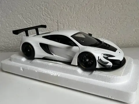 Autoart - 1:18 - McLaren 650S GT3 (2017) - 81640