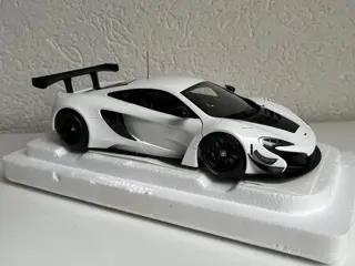 Autoart - 1:18 - McLaren 650S GT3 (2017) - 81640