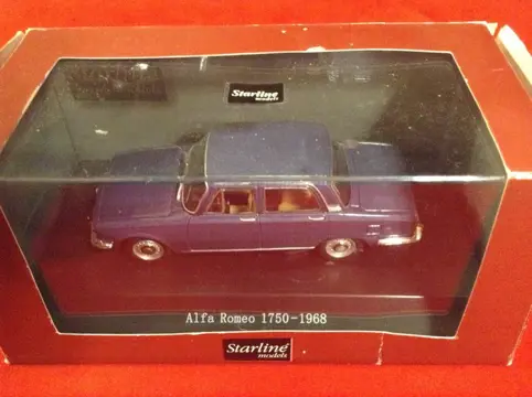Minichamps - Starline - Vitesse - 1:43 - Minichamps - Alfa Romeo 2600 Spider 1962 black - Starline Alfa Romeo 1750 Saloon 1968 - Vitesse - Alfa Romeo Duetto Spider "inktvis" 1966 rood