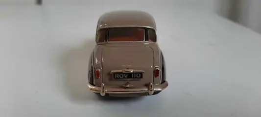 Conquest models, Pathfinder models, Brooklin models - Lansdowne models, Vanguards - 1:43 - 4 x Rover P4