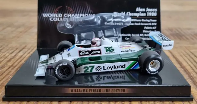 Minichamps - 1:43 - Albilad Williams Racing Team - Williams FW07B #27 Alan Jones - F1 World Champion 1980 - Dirty Version - Williams Finish Line Edition