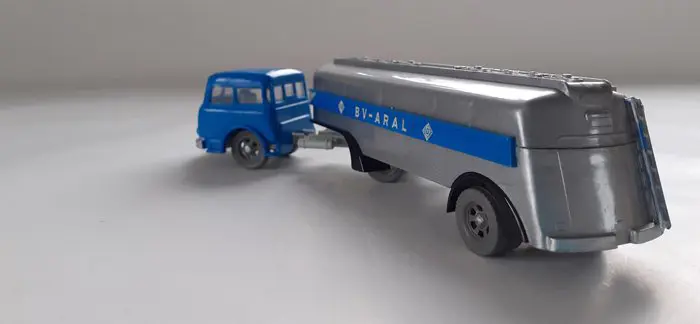 V45 Siku BV Aral tankwagen - 1:60