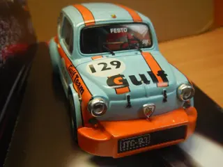 Scalextric SCX - 1:32 - Seat 600 ABARTH - GULF livery