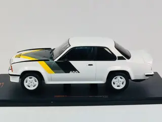 IXO Models - 1:18 - Opel Ascona B 400 1982