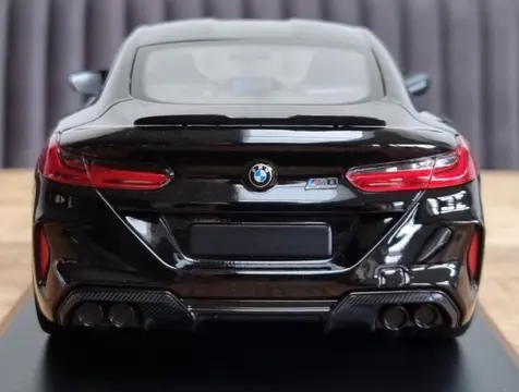 Minichamps - 1:18 - BMW M8 Coupé 2020