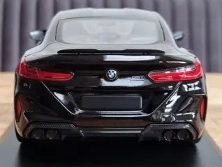 Minichamps - 1:18 - BMW M8 Coupé 2020
