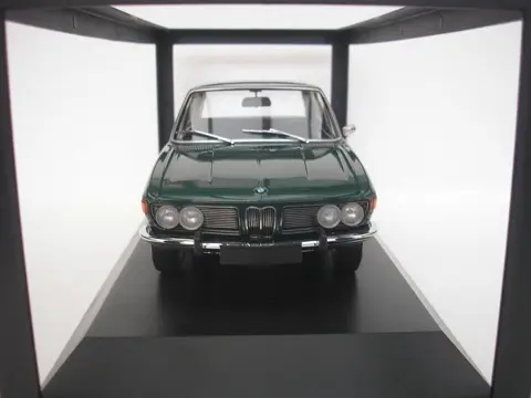 Minichamps - 1:18 - Bmw 2500 - 1968 - 504 pcs