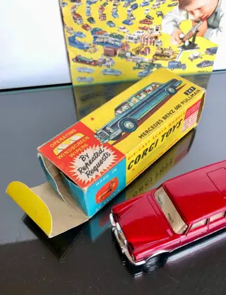 Corgi - 1:43 - ref. 247 Mercedes Benz 600 Pullman - Original Model and Box