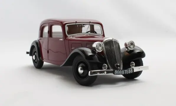 Cult Scale Models - 1:18 - Citroen Traction Avant 7CV 1934 Maroon/Zwart - CML108-2