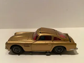 Corgi - 1:43 - Astin Martin D.B.5 No 261 - James Bond 007