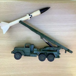 Dinky Toys - 1:50 - ref. 665 Honest John Missile Launcher