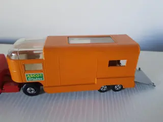 Matchbox - 1:43 - Superkings Articulated Horse Van - K-18
