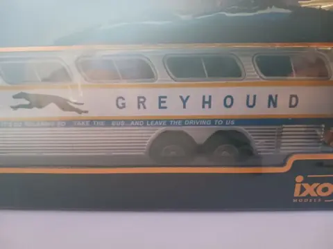 IXO - 1:43 - Bus de ligne américain GMC Scenicruiser GREYHOUND