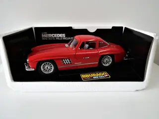 Burago - 1:18 - 5 models Mercedes-Jaguar-Porsche-Chevrolet-Ford