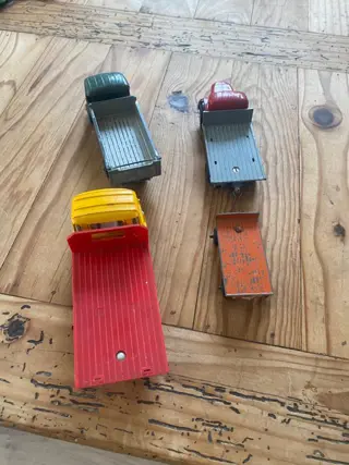 Dinky Toys - 1:43 - Berliet, Simca Cargo